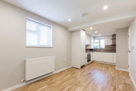 1 bedroom ground floor flat to rent - Photo 3