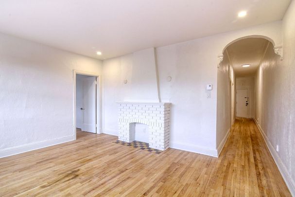 4870 Queen Mary Road - Photo 1