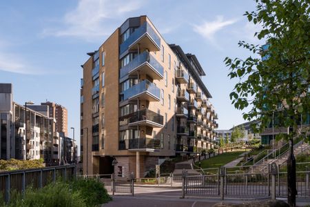 Embankment House - Photo 5