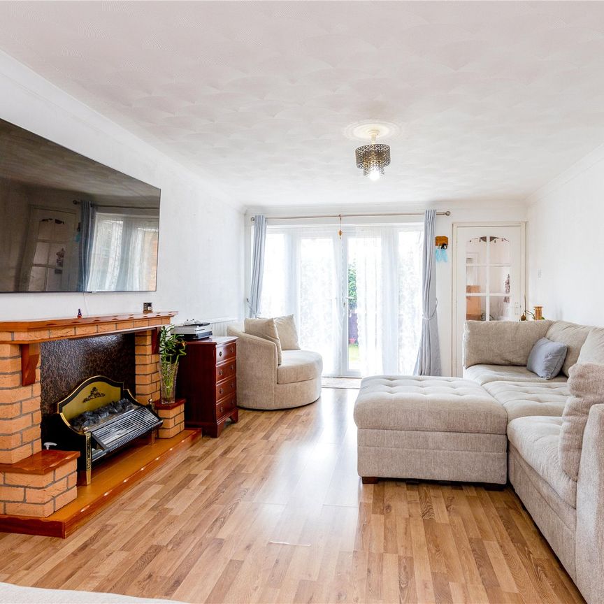 3 bedroom House in Gayhurst Close, Reading - Photo 1