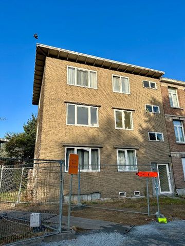 Gerenoveerd appartement met 2 slk - Foto 3