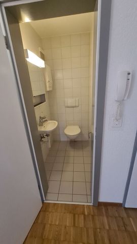 APPARTEMENT DE 5½ PIECES PROCHE DE TOUTES COMMODITES - Foto 3