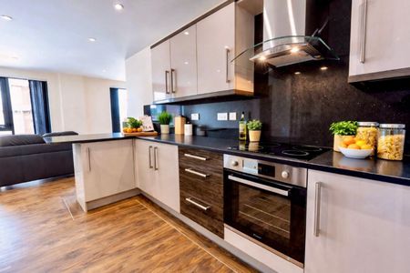 2 bed Apartment Ecco - Photo 5