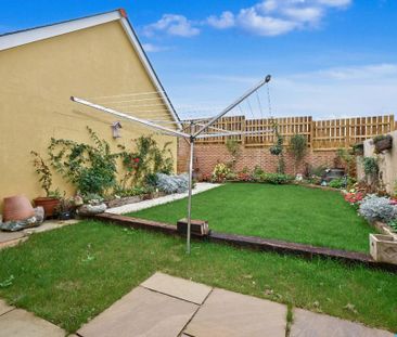 3 bedroom semi-detached house to rent - Photo 1