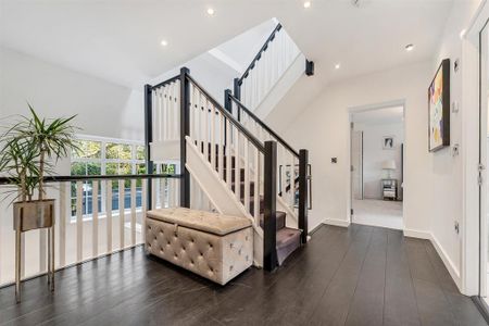 5 bedroom semi-detached house to rent - Photo 3