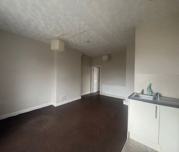 Lyndhurst Road - Photo 1