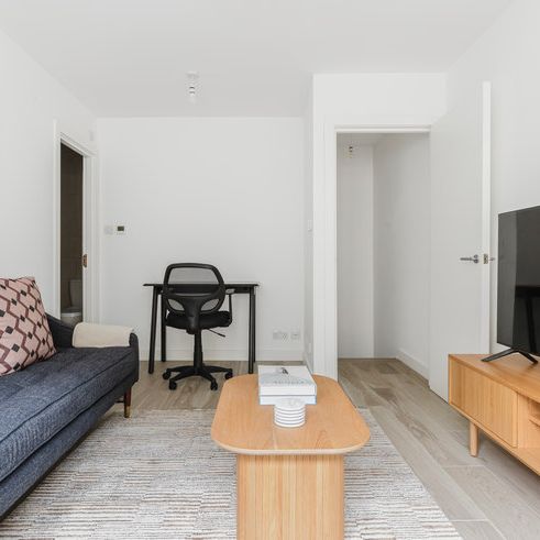 Warren Mews - Photo 1