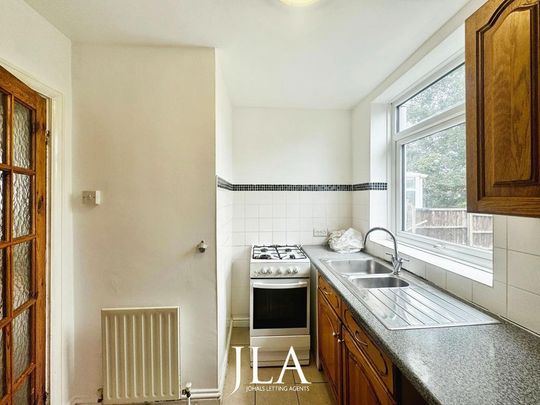 3 bedroom terraced house to rent - Photo 1