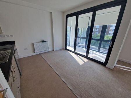 Studio to rent - Photo 2