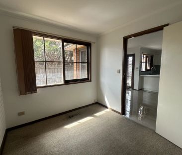 Low maintenance family home - Photo 5