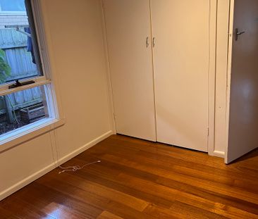 Elsternwick - Photo 2