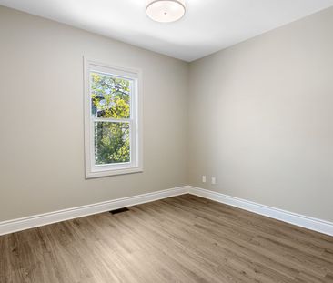 447 Green Avenue, Vanier North, Ottawa, ON - Photo 6