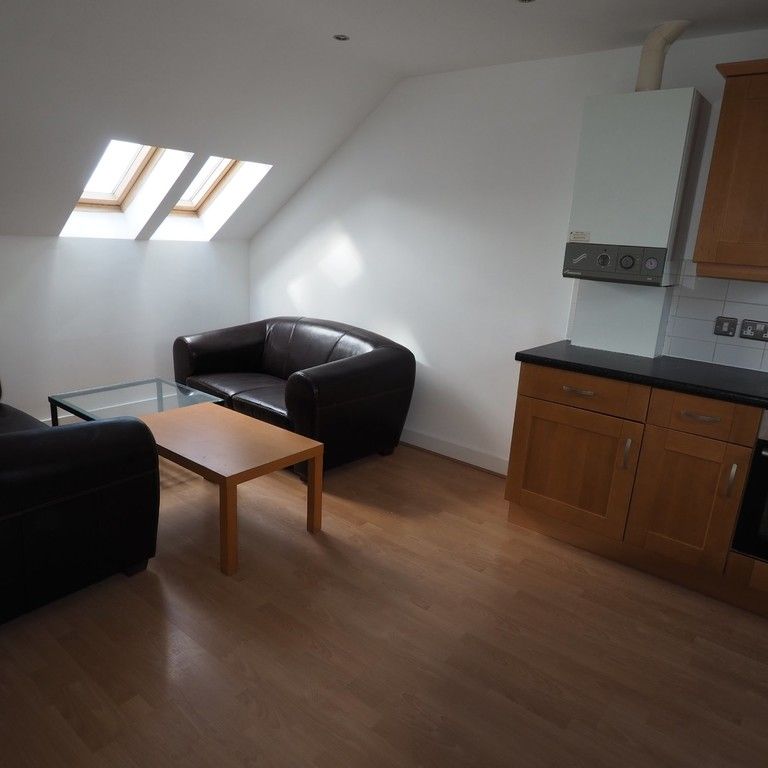 1 bedroom Apartment to let - Photo 1