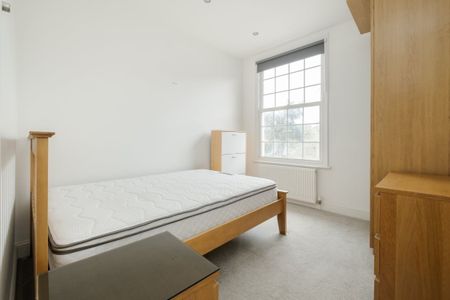 3 bedroom flat to rent - Photo 3