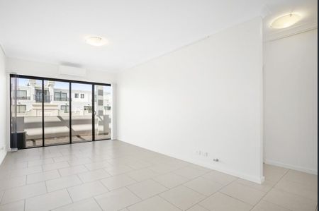 Modern Two-Bedroom Apartment in the Heart of Newtown - Photo 2