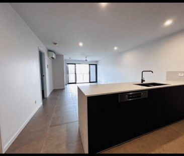 Stylish Modern Apartment in Prime Mount Gravatt East Location - Photo 4