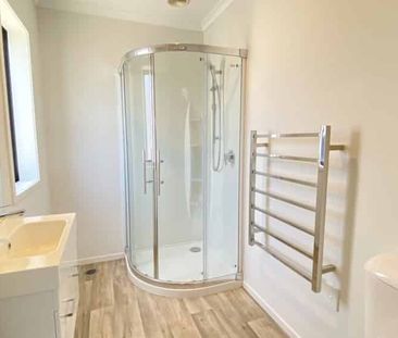 Fully Furnished Studio Room - Close to University! - Photo 3