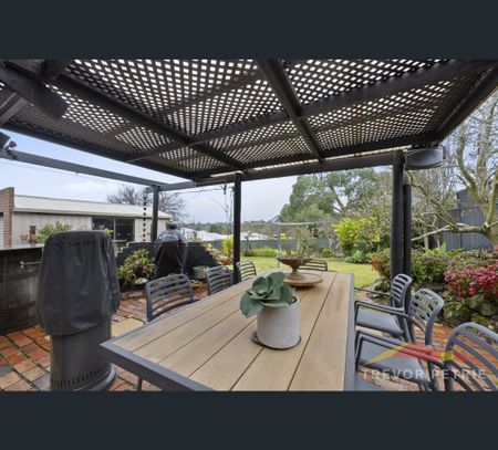 18 Aquila Ct, Ballarat North, Vic 3350 - Photo 3