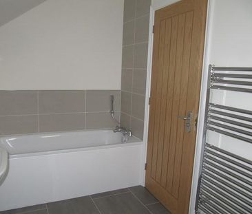 4 bedroom detached bungalow to rent - Photo 4
