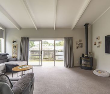 Spacious 3 Bedroom + Office Home in Prime Dinsdale Location - Photo 1