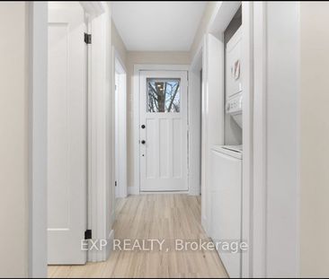 Detached Home For Lease | X8098376 - Photo 2