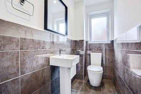 4 bedroom detached house to rent - Photo 3