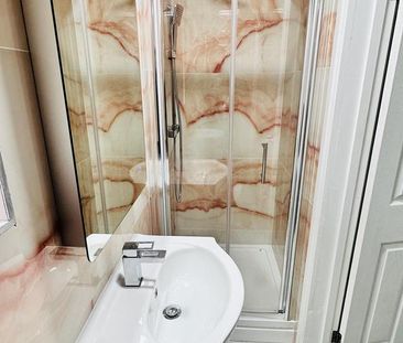 House share to rent - Photo 2