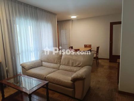 Piso en alquiler en Centro - Photo 2