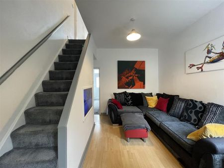 3 bedroom terraced house to rent - Photo 5