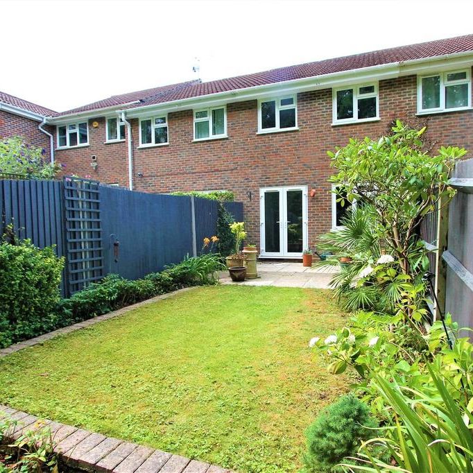 2 bedroom terraced house to rent - Photo 1