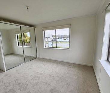Mayfield - Photo 1
