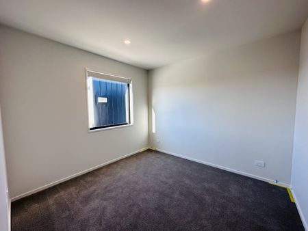2/9 Marcroft St, Woolston - Photo 3