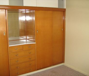 Located in West Tamworth! - Photo 3