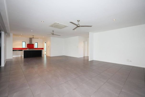 Large Executive Style Home - Large Shed - Large Block - Side Access - Photo 1