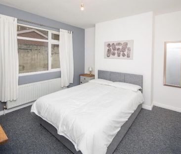 Room 1, 46 Wellesley Avenue, Belfast, BT9 6DH - Photo 3