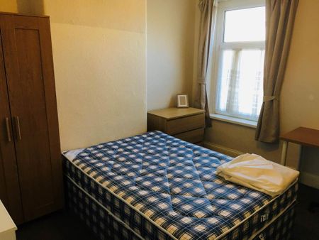 4 bedroom house to rent - Photo 3