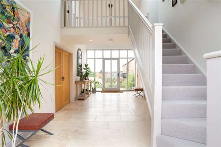 A four bedroom barn conversion surrounded by countryside. - Photo 3