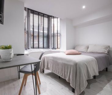 6 bedroom house to rent - Photo 1