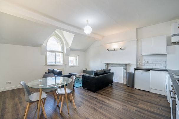 Flat 5, 16 Clarendon Road, LS2 9NN, Leeds - Photo 1