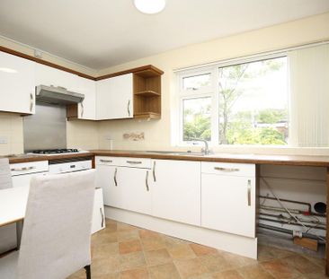 2 bedroom ground floor flat to rent - Photo 1