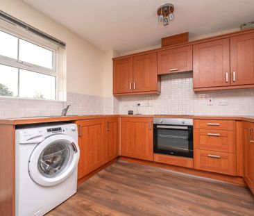 2 bedroom flat - Photo 1