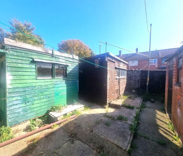 3 bedroom terraced house to rent - Photo 6