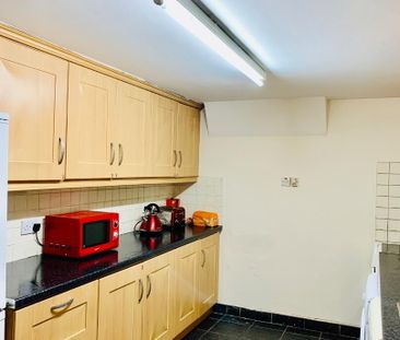 Eblana Street, Room 3, Room, BT71LD, Belfast - Photo 2