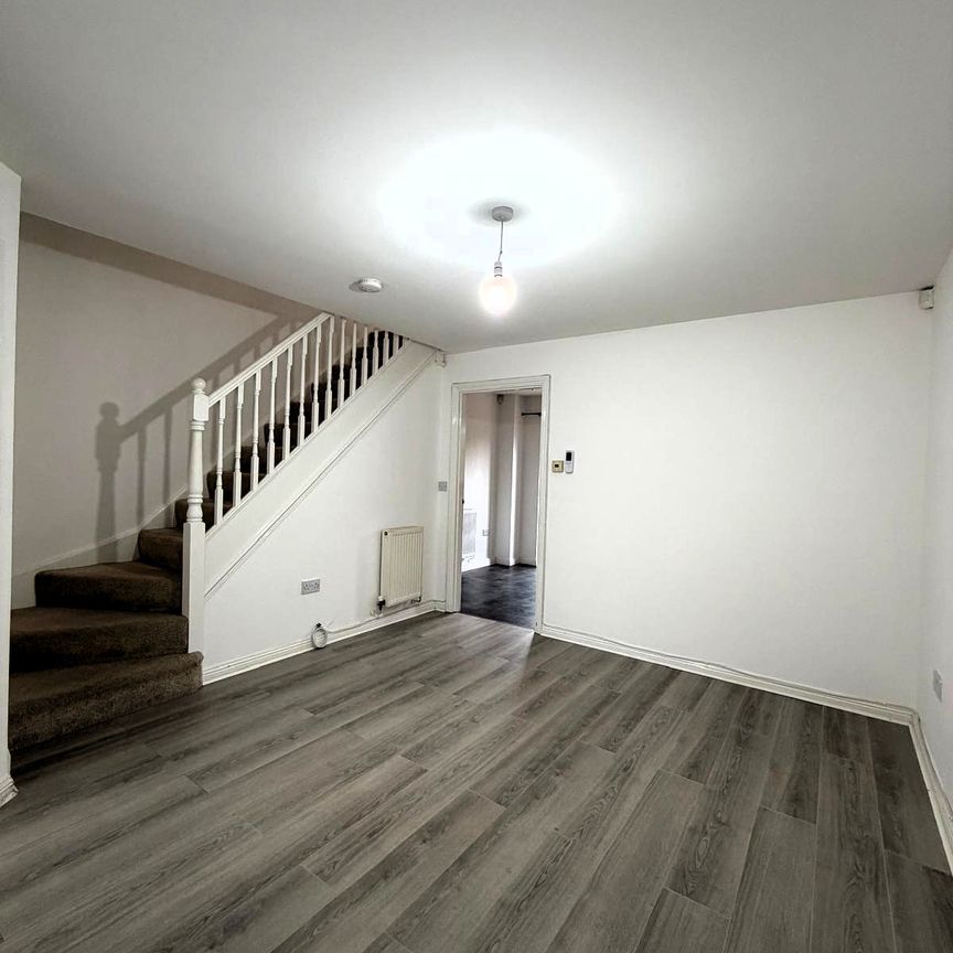 £1,050 PCM, Two Bedroom House with Off-Road Parking and Large Enclosed Garden in Vervain Close, St Fagans, Cardiff, CF5 4PL - Photo 1