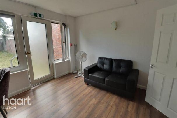 4 bedroom terraced house to rent - Photo 1