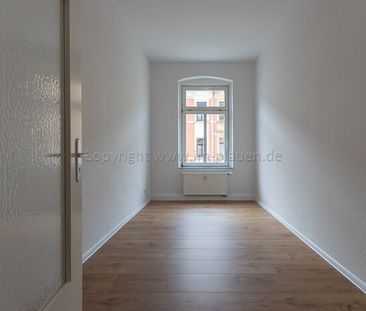Plauen – Stadtmitte: 3-Zimmerwohnung mit Einbauküche & Bad mit Wann... - Photo 1