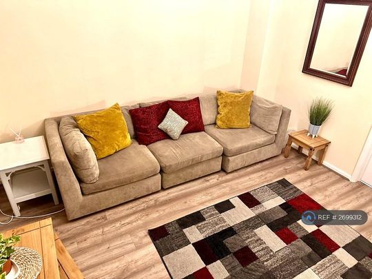 3 bedroom terraced house to rent - Photo 1
