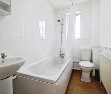 2 bedroom end of terrace house to rent - Photo 6