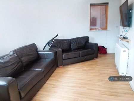 5 bedroom flat to rent - Photo 2