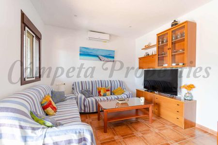 Country Property in Cómpeta, Inland Andalucia at the foot of the mountains - Photo 3